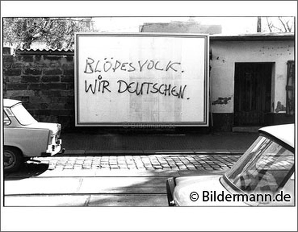 Wenige Tage nach der letzten Wahl zur Volkskammer der DDR, Otto-Buchwitz-Straße (heute Königsbrücker Straße), Dresden-Neustadt im März 1990