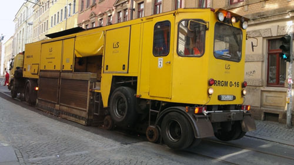 Schienenschleifwagen der DVB.