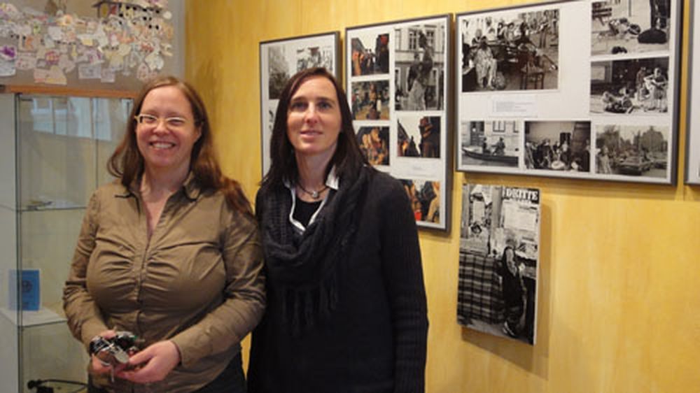 Ulla Wacker und Anett Lentwojt im neuen BRN-Museum Ulla Wacker und Anett Lentwojt im neuen BRN-Museum