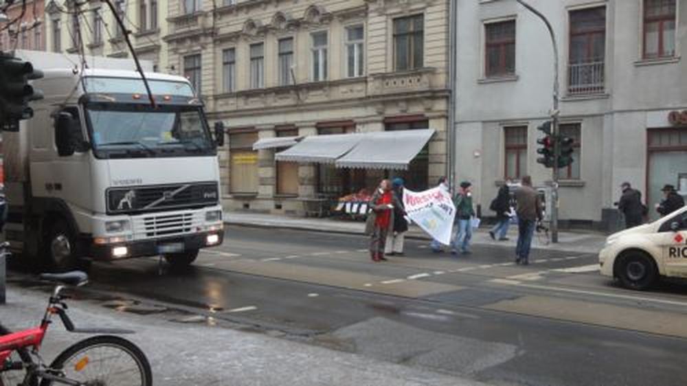 Grüner Protest auf der Bautzner Straße